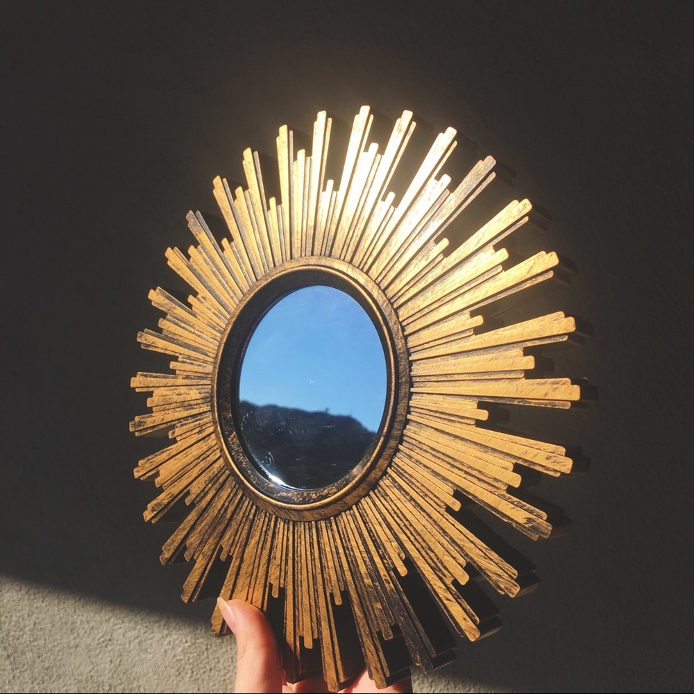 SOLD❤️ Antique Style Faux Brass Mirror - Picture 5 of 8